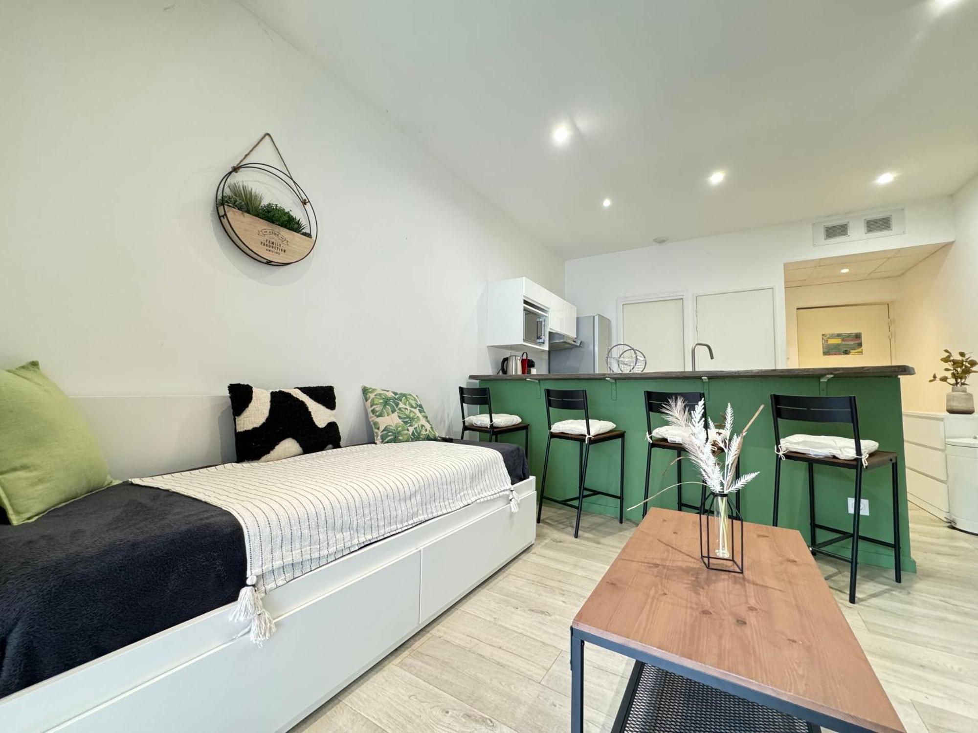 Tour D'Auvergne - Appartements En Plein Centre Ville, Proche De La Cathedrale Et De La Place De Jaude Клермон-Ферран Экстерьер фото